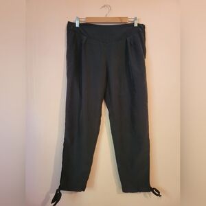 Guess Black Tie-Bottom Cropped Pants, Zippered Side, Pockets, EUC 10, 27" Inseam